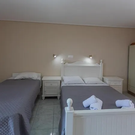 Eleni アパートホテル