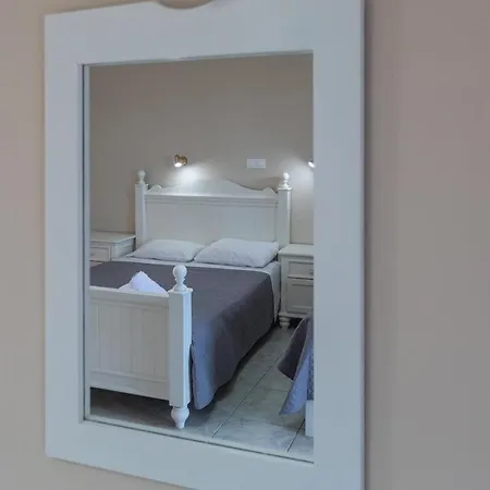 Hotel de apartamente Eleni 2*