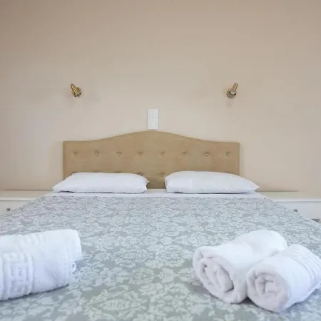 Eleni Aparthotel Vlachata